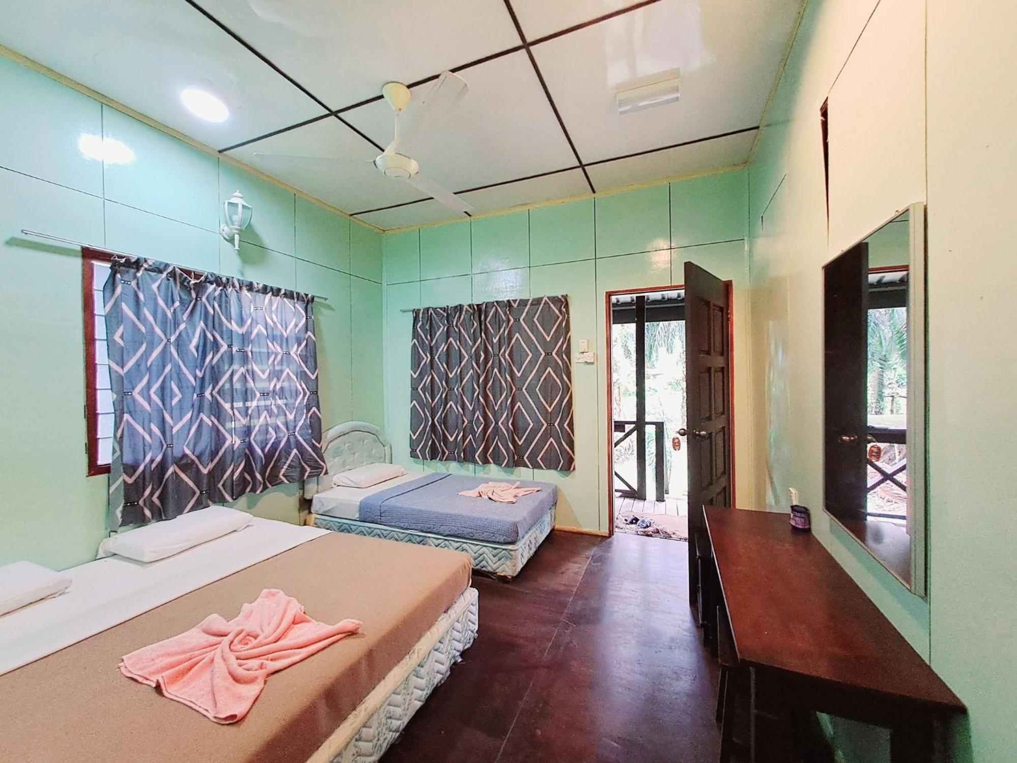Sukau Backpackers B&B Bagian luar foto